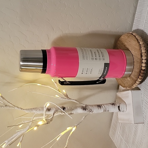 Stanley 1.5 qt. Classic Ultra Vacuum Bottle –  ( ELECTRIC PINK) - Picture 4 of 4